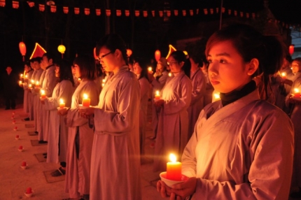 da den luc nhin lai phat giao nuoc nha