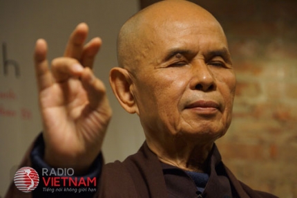 thien su thich nhat hanh huong dan ve thuc tap hanh phuc