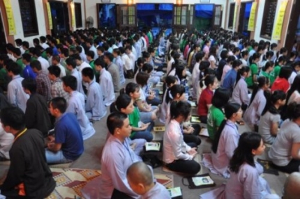 vi sao tuoi tre nen di chua 